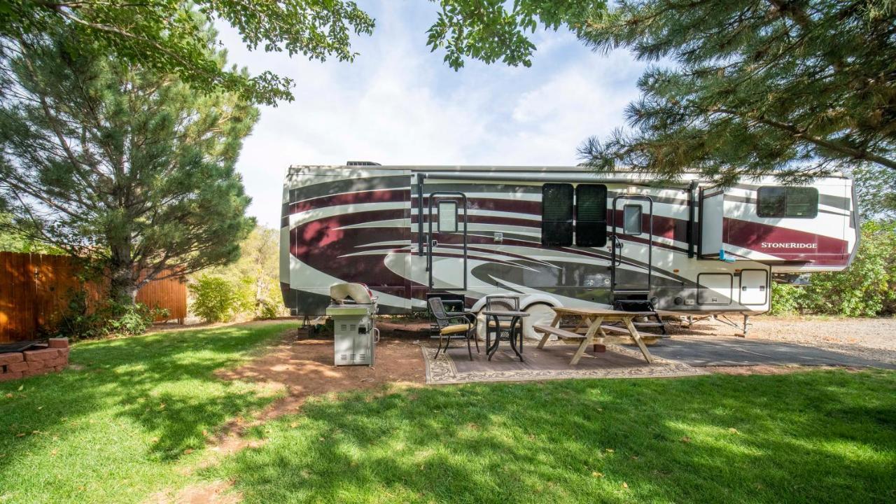 モアブOutdoor Glamping Large 5Th Wheel Setup Ok4Aアパートメント エクステリア 写真