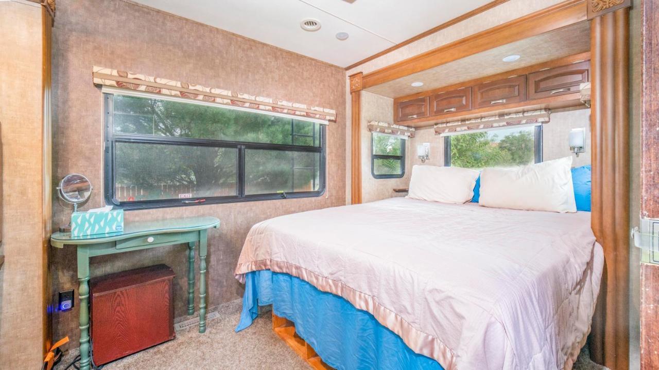 モアブOutdoor Glamping Large 5Th Wheel Setup Ok4Aアパートメント エクステリア 写真